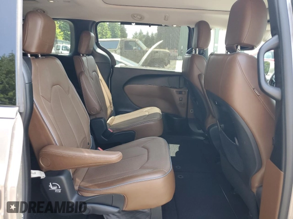 2017 Chrysler Pacifica Limited with VIN 2C4RC1GGXHR679820, listed as a Copart auction lot 60559165 with 68,425 mi miles and Salvage title. Bid and sale history available at DreamBid. Image 11.