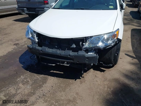 2012 Toyota Camry Hybrid XLE with VIN 4T1BD1FK4CU040019, listed as a IAAI auction lot 41869225 with 95,326 mi miles. Bid and sale history available at carsss.com. Image 6.