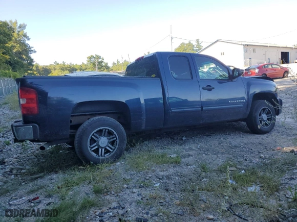 2009 Chevrolet Silverado 1500 LT with VIN 1GCEK29C79Z250806, listed as a Copart auction lot 69463844 with 84,856 mi miles and Salvage Title. Bid and sale history available at carsss.com. Image 3.