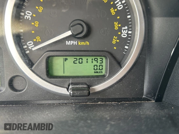 2009 Land Rover LR3 HSE with VIN SALAG25429A495471, listed as a Copart auction lot 61038485 with 201,193 mi miles and Clean title. Bid and sale history available at DreamBid. Image 8.