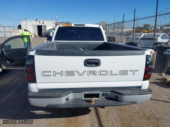 2006 Chevrolet Silverado 1500 Work Truck with VIN 3GCEC14X06G247064, listed as a IAAI auction lot 41655529 with 206,434 mi miles. Bid and sale history available at carsss.com. Image 16.