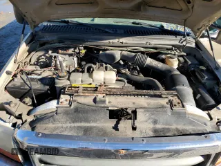 2000 Ford F-250 XL z VIN 1FTNF21L4YEA19819, wystawiony jako Copart lot #45388195 z przebiegiem 178 679 mil mil oraz Szkoda całkowita • Salvage title. Historia ofert i sprzedaży dostępna na DreamBid. Obrazek 11.