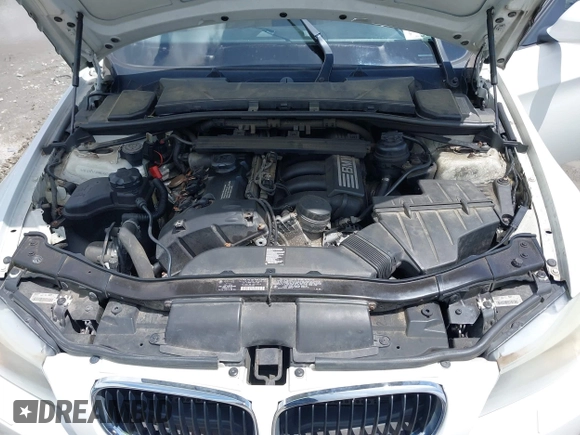 2011 BMW 3 Series 328i xDrive z VIN WBAPK5G57BNN81345, wystawiony jako IAAI lot #42756670 z przebiegiem 170 976 mil mil oraz . Historia ofert i sprzedaży dostępna na DreamBid. Obrazek 10.