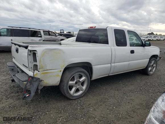 2005 Chevrolet Silverado 1500 LS with VIN 2GCEC19VX51294486, listed as a Copart auction lot 43585075 with 136,906 mi miles and Salvage Title. Bid and sale history available at carsss.com. Image 3.