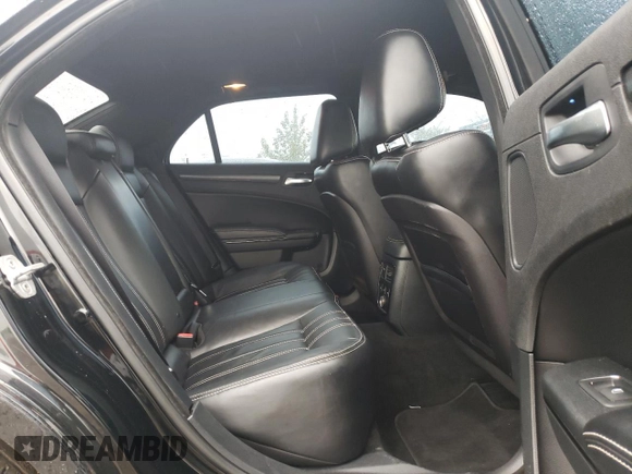 2012 Chrysler 300 S z VIN 2C3CCABG0CH306995, wystawiony jako Copart lot #58811675 z przebiegiem 127 498 mil mil oraz Szkoda całkowita • Salvage title. Historia ofert i sprzedaży dostępna na DreamBid. Obrazek 10.