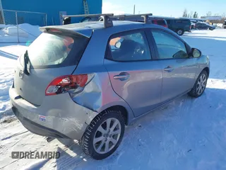 2013 Mazda 2 Touring z VIN JM1DE1LYXD0153291, wystawiony jako IAAI lot #41671574 z przebiegiem Nie podano mil oraz . Historia ofert i sprzedaży dostępna na DreamBid. Obrazek 4.
