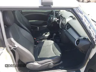 2012 MINI Hardtop с VIN WMWSU3C50CT255544, выставлен на аукционе IAAI как лот 42533243 с пробегом 102 422 миль миль и . История ставок и продаж доступна на DreamBid. Изображение 5.