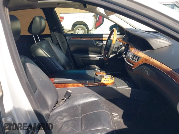 2007 Mercedes-Benz S 550 with VIN WDDNG71XX7A013337, listed as a IAAI auction lot 42022393 with 151,671 mi miles and . Bid and sale history available at carsss.com. Image 5.