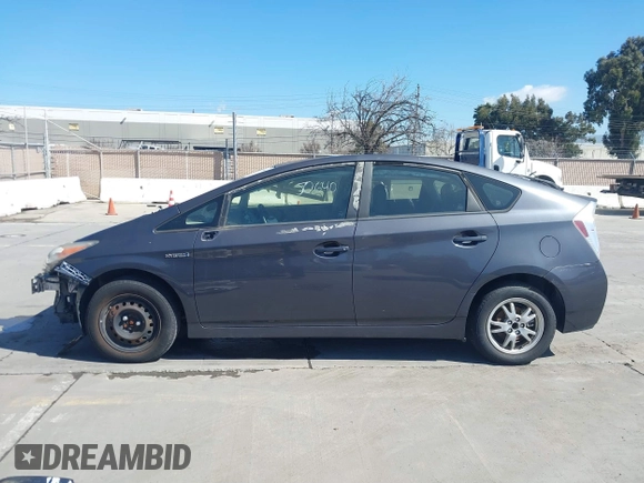 2013 Toyota Prius One z VIN JTDKN3DU2D5555677, wystawiony jako IAAI lot #41739804 z przebiegiem 50 640 mil mil oraz . Historia ofert i sprzedaży dostępna na DreamBid. Obrazek 14.