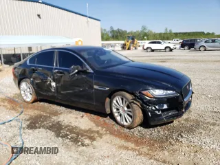 2017 Jaguar XF 20d Prestige with VIN SAJBK4BN2HCY33510, listed as a Copart auction lot 48576923 with 95,293 mi miles. Bid and sale history available at carsss.com. Image 4.