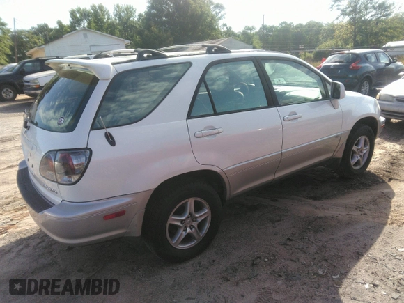 2001 Lexus RX 300 with VIN JTJHF10U110188231, listed as a IAAI auction lot 42135609 with 236,462 mi miles. Bid and sale history available at carsss.com. Image 4.