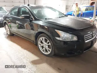2014 Nissan Maxima SV z VIN 1N4AA5AP3EC476880, wystawiony jako IAAI lot #42270932 z przebiegiem 136 357 mil mil oraz . Historia ofert i sprzedaży dostępna na DreamBid. Obrazek 1.