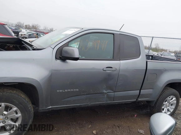 2022 Chevrolet Colorado 2WD LT z VIN 1GCHSCEA3N1158107, wystawiony jako IAAI lot #42014741 z przebiegiem 47 661 mil mil oraz . Historia ofert i sprzedaży dostępna na DreamBid. Obrazek 15.