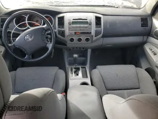 2009 Toyota Tacoma z VIN 3TMLU42N09M030420, wystawiony jako Copart lot #84889784 z przebiegiem 322 393 mil mil oraz Szkoda całkowita • Salvage title. Historia ofert i sprzedaży dostępna na DreamBid. Obrazek 8.
