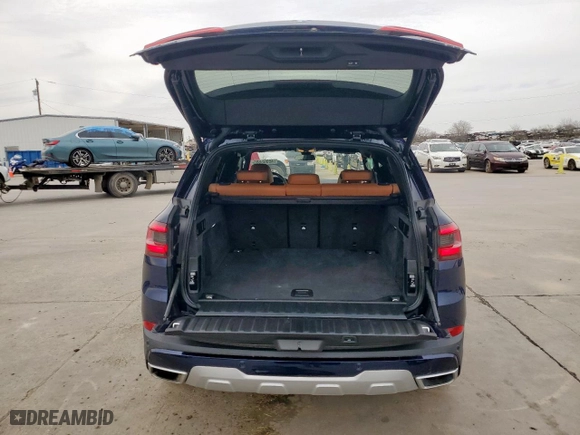 2019 BMW X5 xDrive40i with VIN 5UXCR6C57KLL65126, listed as a Copart auction lot 48065585 with 63,904 mi miles and Salvage Title. Bid and sale history available at carsss.com. Image 6.