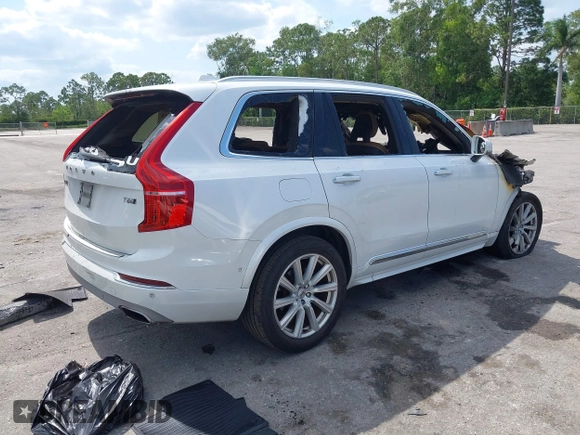 2016 Volvo XC90 T6 Inscription with VIN YV4A22PLXG1018954, listed as a IAAI auction lot 42301333 with Not provided miles and . Bid and sale history available at DreamBid. Image 4.