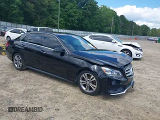 2016 Mercedes-Benz E 350 Sport z VIN WDDHF5KB0GB192182, wystawiony jako IAAI lot #42148351 z przebiegiem 101 239 mil mil oraz . Historia ofert i sprzedaży dostępna na DreamBid. Obrazek 1.