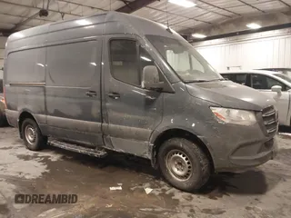 2019 Mercedes-Benz Sprinter Cargo with VIN WD4PF0CD5KP088412, listed as a IAAI auction lot 41618741 with 135,848 mi miles. Bid and sale history available at carsss.com. Image 1.