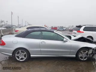 2007 Mercedes-Benz CLK-Class 5.5L with VIN WDBTK72F57T081022, listed as a IAAI auction lot 41572811 with 82,776 mi miles. Bid and sale history available at carsss.com. Image 14.