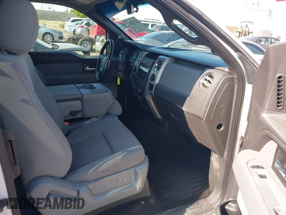 2012 Ford F-150 XL z VIN 1FTFX1ET8CFD00529, wystawiony jako IAAI lot #42373217 z przebiegiem 153 210 mil mil oraz . Historia ofert i sprzedaży dostępna na DreamBid. Obrazek 5.