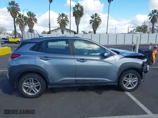 2020 Hyundai Kona SE with VIN KM8K1CAA7LU591838, listed as a IAAI auction lot 41789001 with 141,602 mi miles. Bid and sale history available at carsss.com. Image 14.