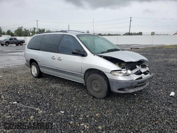 2000 Dodge Caravan SE with VIN 2B4GP44G3YR784939, listed as a Copart auction lot 73253264 with 198,883 mi miles and Salvage Title. Bid and sale history available at DreamBid. Image 4.
