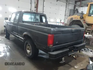 1992 Ford F-150 with VIN 1FTEX14N9NKA08784, listed as a IAAI auction lot 40251438 with 1 mi miles. Bid and sale history available at carsss.com. Image 3.