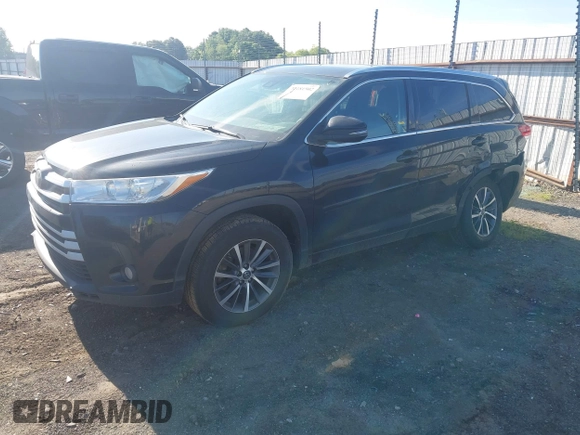 2018 Toyota Highlander SE with VIN 5TDKZRFH1JS529875, listed as a IAAI auction lot 42181502 with 182,652 mi miles and . Bid and sale history available at DreamBid. Image 18.