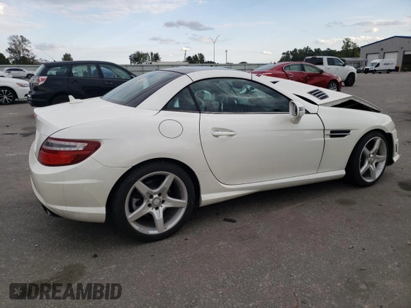 2013 Mercedes-Benz SLK 350 z VIN WDDPK5HA3DF053772, wystawiony jako Copart lot #75573184 z przebiegiem 86 680 mil mil oraz Szkoda całkowita • Salvage title. Historia ofert i sprzedaży dostępna na DreamBid. Obrazek 3.