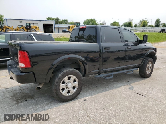 2017 Ram 2500 SLT z VIN 3C6UR5DL9HG667902, wystawiony jako Copart lot #57996355 z przebiegiem 383 028 mil mil oraz Czysty tytuł • Clean title. Historia ofert i sprzedaży dostępna na DreamBid. Obrazek 3.