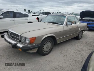 1988 Mercedes-Benz 560 560SL with VIN WDBBA48D2JA082358, listed as a Copart auction lot 76776024 with 105,148 mi miles and Salvage Title. Bid and sale history available at carsss.com. Image 1.