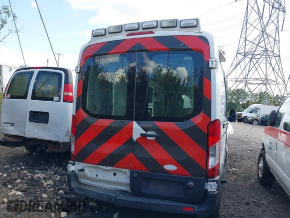 2017 Ford Transit z VIN 1FDYR2CM6HKB35997, wystawiony jako IAAI lot #38714739 z przebiegiem 114 147 mil mil oraz . Historia ofert i sprzedaży dostępna na DreamBid. Obrazek 17.