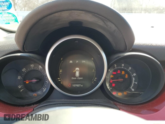 2016 FIAT 500X Lounge z VIN ZFBCFXDT1GP399997, wystawiony jako Copart lot #47788035 z przebiegiem 107 627 mil mil oraz Czysty tytuł • Clean title. Historia ofert i sprzedaży dostępna na DreamBid. Obrazek 9.