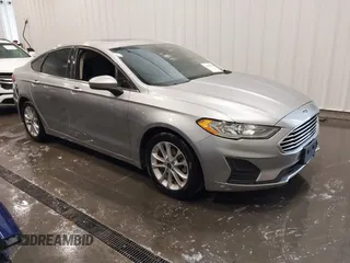 2020 Ford Fusion SE with VIN 3FA6P0HD3LR202029, listed as a IAAI auction lot 41655305 with 110,229 mi miles. Bid and sale history available at carsss.com. Image 1.