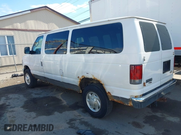 2008 Ford Econoline Passenger XL with VIN 1FBNE31L18DA20963, listed as a IAAI auction lot 41869182 with 150,027 mi miles. Bid and sale history available at carsss.com. Image 3.