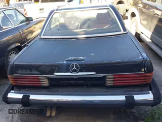 1989 Mercedes-Benz 560 with VIN WDBBA48D1KA095197, listed as a IAAI auction lot 41440418 with Not Provided miles. Bid and sale history available at carsss.com. Image 15.