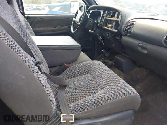 2002 Dodge 2500 z VIN 3B7KF23Z92M200971, wystawiony jako IAAI lot #41886859 z przebiegiem 217 487 mil mil oraz . Historia ofert i sprzedaży dostępna na DreamBid. Obrazek 5.