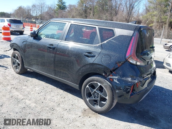 2023 Kia Soul EX with VIN KNDJ33AU7P7846870, listed as a IAAI auction lot 41771580 with 42,842 mi miles. Bid and sale history available at carsss.com. Image 3.