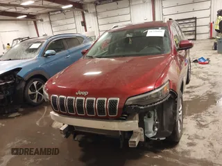 2019 Jeep Cherokee Latitude Plus with VIN 1C4PJMLB2KD198561, listed as a IAAI auction lot 41731691 with 71,129 mi miles. Bid and sale history available at carsss.com. Image 6.