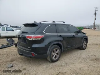 2014 Toyota Highlander XLE with VIN 5TDKKRFH0ES024775, listed as a Copart auction lot 48034365 with 98,104 mi miles and Clean Title. Bid and sale history available at carsss.com. Image 3.