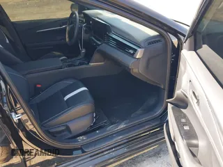 2025 Toyota Camry LE z VIN 4T1DAACK8SU509391, wystawiony jako IAAI lot #42133729 z przebiegiem 10 000 mil mil oraz . Historia ofert i sprzedaży dostępna na DreamBid. Obrazek 5.