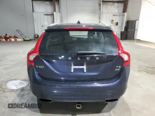 2016 Volvo V60 T5 Premier z VIN YV1612SK2G1309887, wystawiony jako Copart lot #59885775 z przebiegiem 139 271 mil mil oraz Czysty tytuł • Clean title. Historia ofert i sprzedaży dostępna na DreamBid. Obrazek 6.