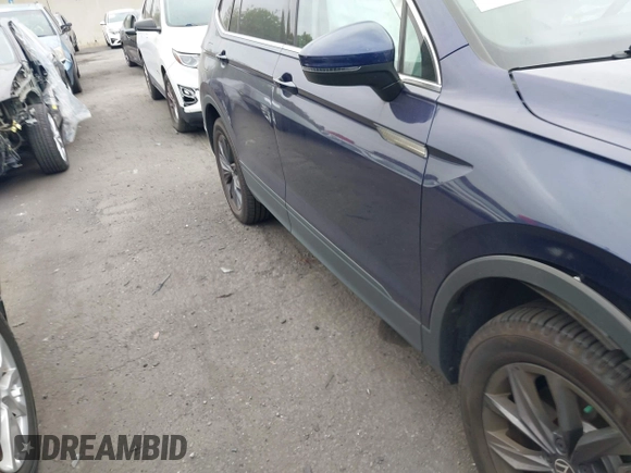 2022 Volkswagen Tiguan SE with VIN 3VV3B7AX0NM018659, listed as a IAAI auction lot 42076655 with 32,326 mi miles and . Bid and sale history available at DreamBid. Image 13.