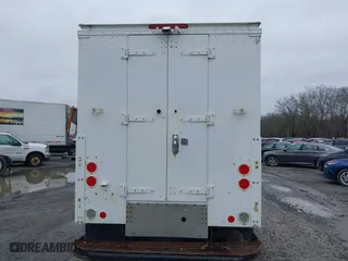 2015 Ford Super Duty F-250 SRW XL with VIN 1FDBF2B66FED21648, listed as a IAAI auction lot 41700328 with 370,599 mi miles. Bid and sale history available at carsss.com. Image 16.