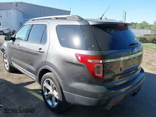 2015 Ford Explorer Limited with VIN 1FM5K7F85FGB78634, listed as a IAAI auction lot 42053617 with 69,540 mi miles. Bid and sale history available at carsss.com. Image 3.