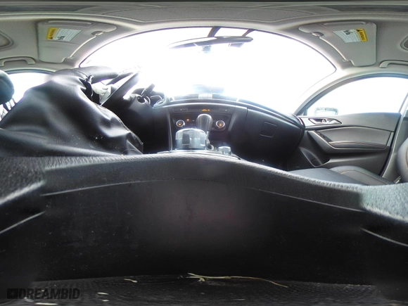 2016 Mazda Mazda3 i Grand Touring with VIN 3MZBM1N77GM319103, listed as a IAAI auction lot 41472772 with 82,833 mi miles. Bid and sale history available at carsss.com. Image 18.