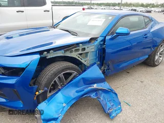2017 Chevrolet Camaro 1LT z VIN 1G1FB1RXXH0102226, wystawiony jako IAAI lot #41955816 z przebiegiem 33 539 mil mil oraz . Historia ofert i sprzedaży dostępna na DreamBid. Obrazek 6.