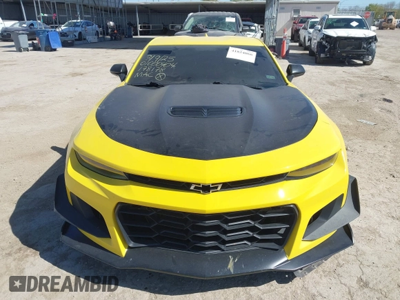 2017 Chevrolet Camaro 1SS z VIN 1G1FE1R7XH0178178, wystawiony jako IAAI lot #41824066 z przebiegiem 89 554 mil mil oraz . Historia ofert i sprzedaży dostępna na DreamBid. Obrazek 13.