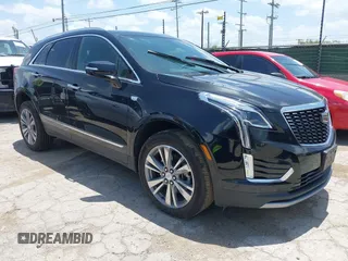 2025 Cadillac XT5 FWD Premium Luxury z VIN 1GYKNCRS9SZ120663, wystawiony jako IAAI lot #42554827 z przebiegiem 17 029 mil mil oraz . Historia ofert i sprzedaży dostępna na DreamBid. Obrazek 1.