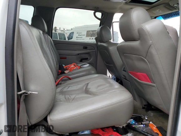 2005 Chevrolet Suburban Z71 with VIN 3GNFK16Z25G142540, listed as a Copart auction lot 86410404 with 138,223 mi miles and Salvage Title. Bid and sale history available at carsss.com. Image 11.
